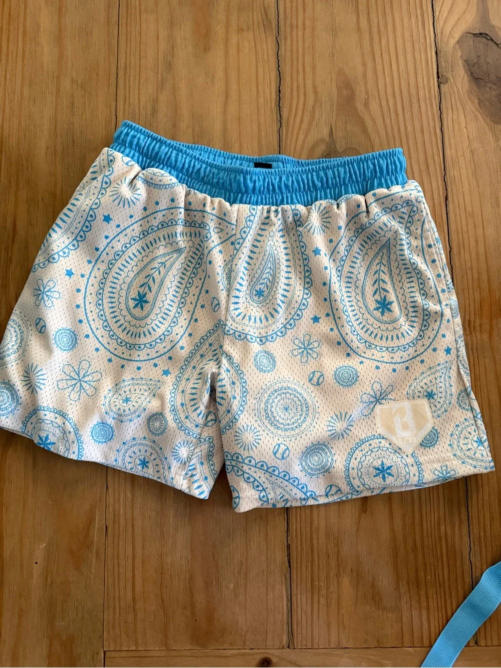 Baseball Lifestyle 101 cream & blue paisley print lined shorts